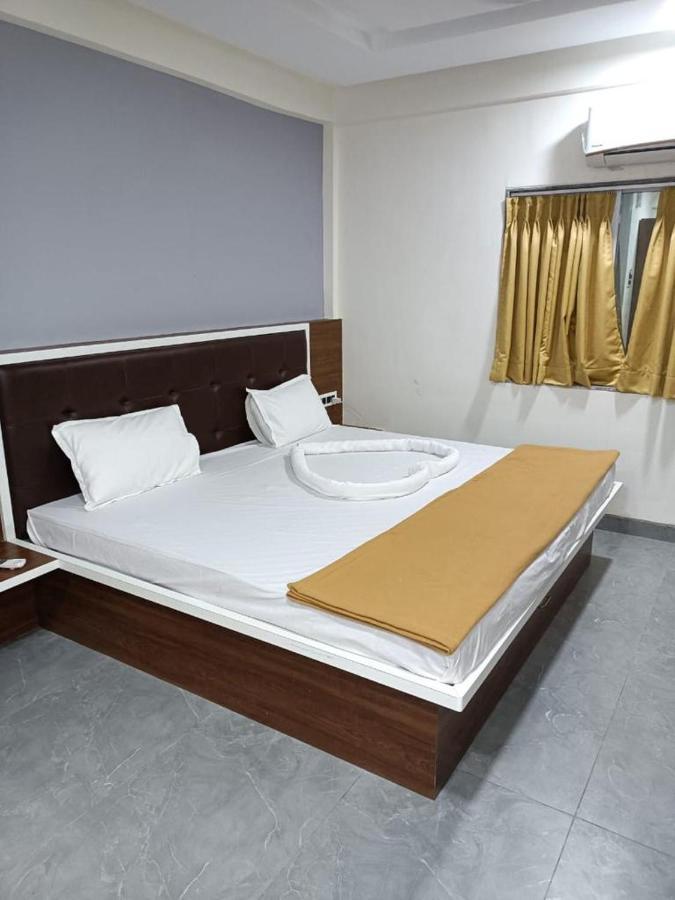 Sea View Beach Resort Alībāg Buitenkant foto